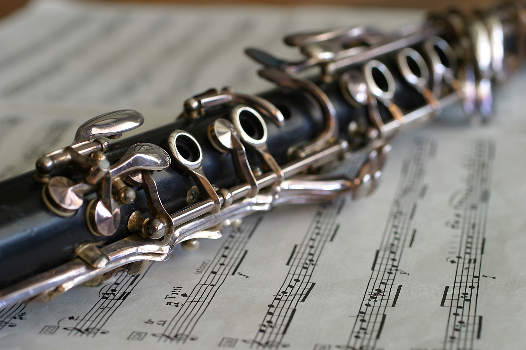 Clarinet on Sheet Music